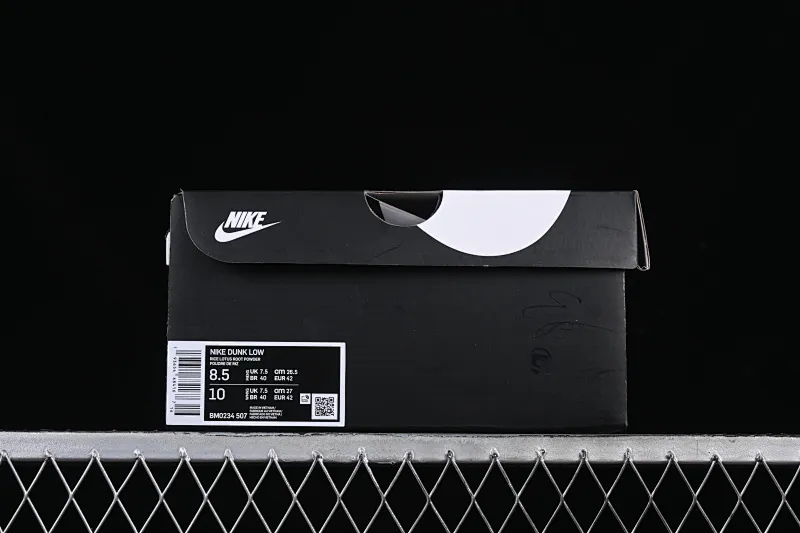 All categories Nk SB Dunk series Nk SB Dunk Low low-top sneakers Nk SB Dunk Low Supreme x The North Face North Face co-branded color matching low-top casual sports skateboard shoes BM0234-507